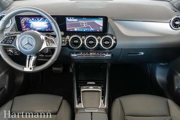 Mercedes GLA 200 — photo 8