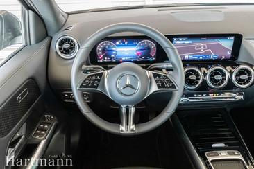 Mercedes GLA 200 — photo 9