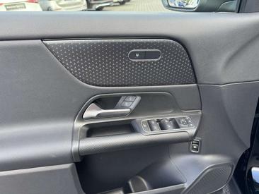 Mercedes GLA 200 — photo 8