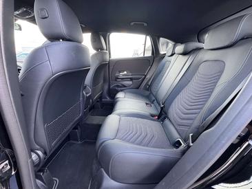 Mercedes GLA 200 — photo 10