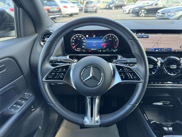 Mercedes GLA 200 — photo 12