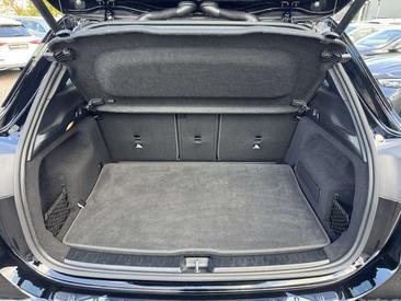 Mercedes GLA 200 — photo 18