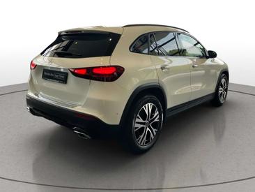 Mercedes GLA 180 — photo 4