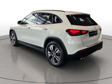 Mercedes GLA 180 — photo 6