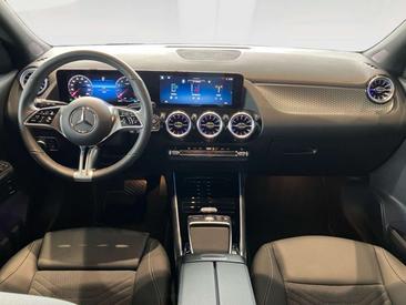 Mercedes GLA 180 — photo 7