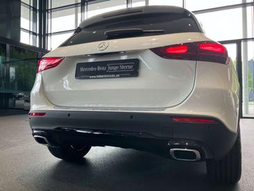 Mercedes GLA 180 — photo 19