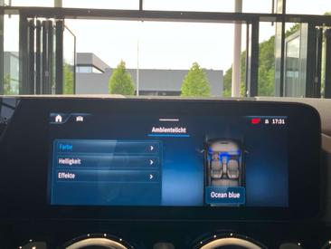 Mercedes GLA 180 — photo 21