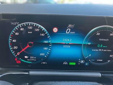 Mercedes EQA 350 — photo 11