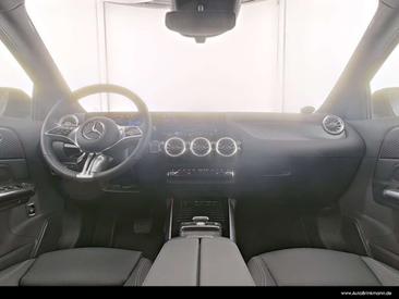 Mercedes EQA 250 — photo 6