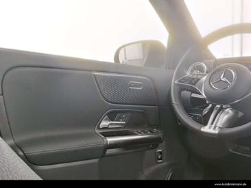 Mercedes EQA 250 — photo 8