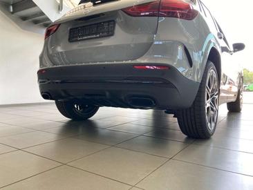 Mercedes GLA 200 — photo 16