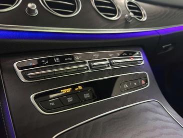 Mercedes Classe E Berline 300 E — photo 21