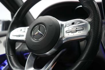 Mercedes GLC 400 E — photo 25