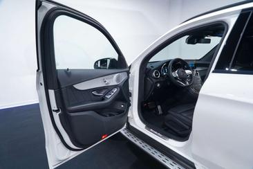 Mercedes GLC 400 D — photo 8