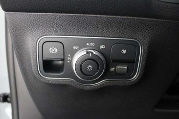 Mercedes GLB 200 — photo 8