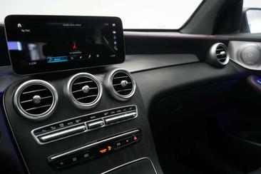 Mercedes GLC 400 E — photo 30