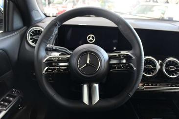 Mercedes GLB 200 — photo 9