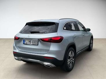 Mercedes GLA 180 — photo 4