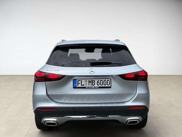 Mercedes GLA 180 — photo 5