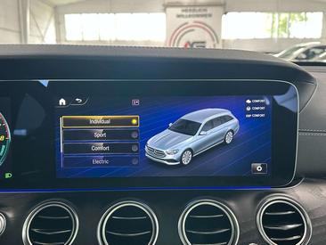 Mercedes Classe E Berline 300 E — photo 28