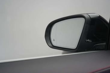 Mercedes GLC 400 E — photo 34