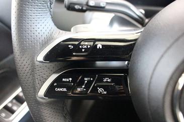 Mercedes GLB 200 — photo 11