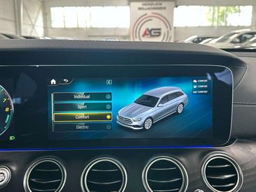 Mercedes Classe E Berline 300 E — photo 29