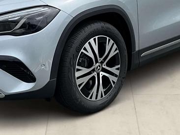 Mercedes GLA 180 — photo 7