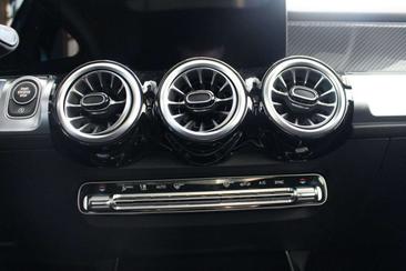 Mercedes GLB 200 — photo 13