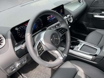 Mercedes GLA 180 — photo 9