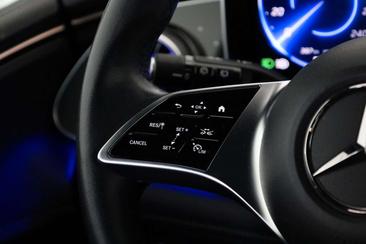 Mercedes EQE SUV 350+ Star Edition — photo 15