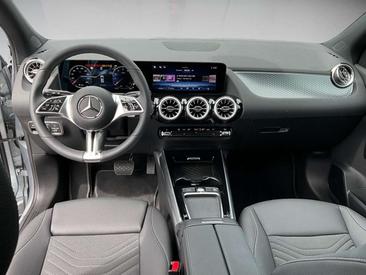 Mercedes GLA 180 — photo 10