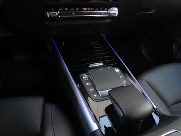 Mercedes EQB 250 — photo 20
