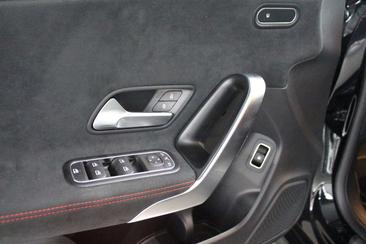 Mercedes CLA Berline 250 E — photo 8
