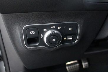 Mercedes GLB 200d — photo 8