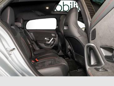 Mercedes CLA Berline 200 — photo 8