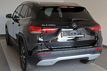 Mercedes GLA 250e — photo 7