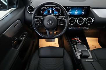 Mercedes GLA 250e — photo 9