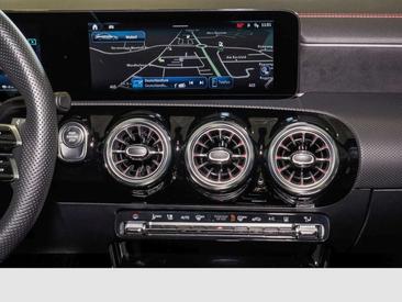 Mercedes CLA Berline 200 — photo 10