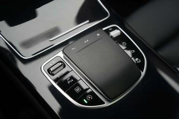 Mercedes GLC 220 D — photo 18