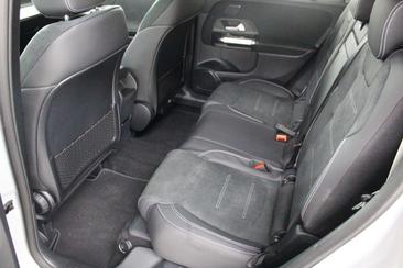 Mercedes GLB 200d — photo 16