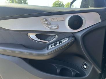 Mercedes GLC 63 — photo 17