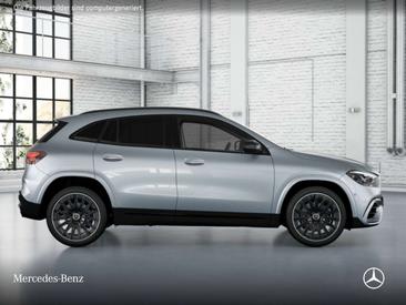 Mercedes GLA 180 — photo 17