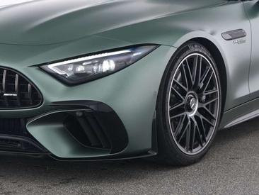 Mercedes SL Cabriolet 63 S E Performance — photo 4