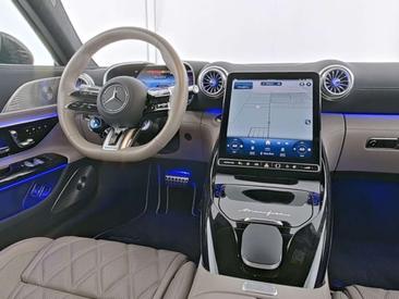 Mercedes SL Cabriolet 63 S E Performance — photo 6