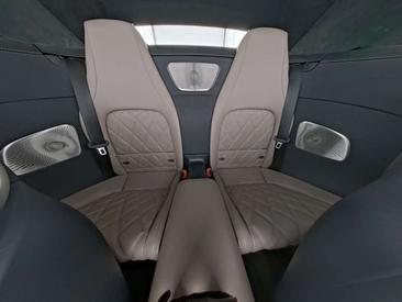 Mercedes SL Cabriolet 63 S E Performance — photo 9