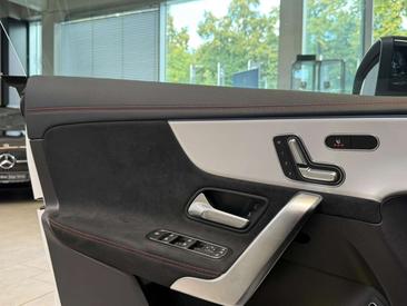 Mercedes CLA Berline 250 E — photo 10