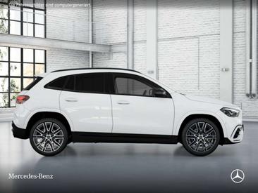 Mercedes GLA 180 — photo 17