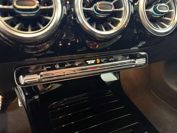 Mercedes CLA Berline 250 E — photo 15