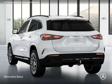 Mercedes GLA 180 — photo 19